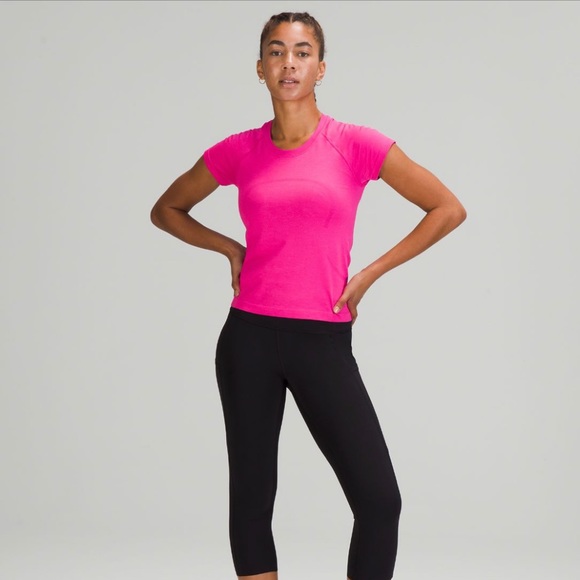 Lululemon SONIC PINK Swiftly Tech Short Sleeve 2.0 *Race Length - Picture 4 of 4